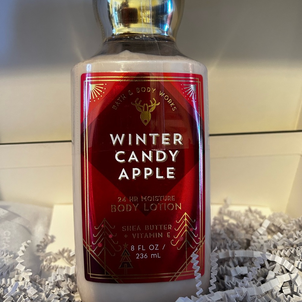 Bath & Body Works Winter Candy Apple Body Lotion - Red & Gold